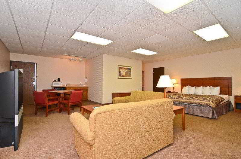 Ramada By Wyndham Fargo Quarto foto