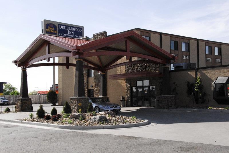 Ramada By Wyndham Fargo Exterior foto